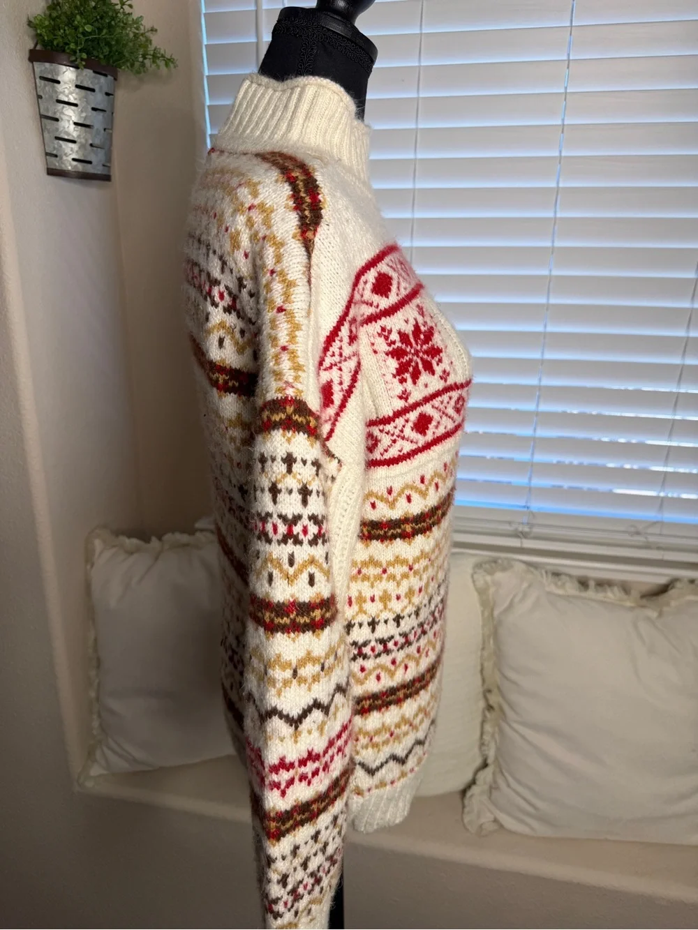 American Eagle Oversized Fair Isle Patchwork Cable Knit Sweater - Picture 6 of 8